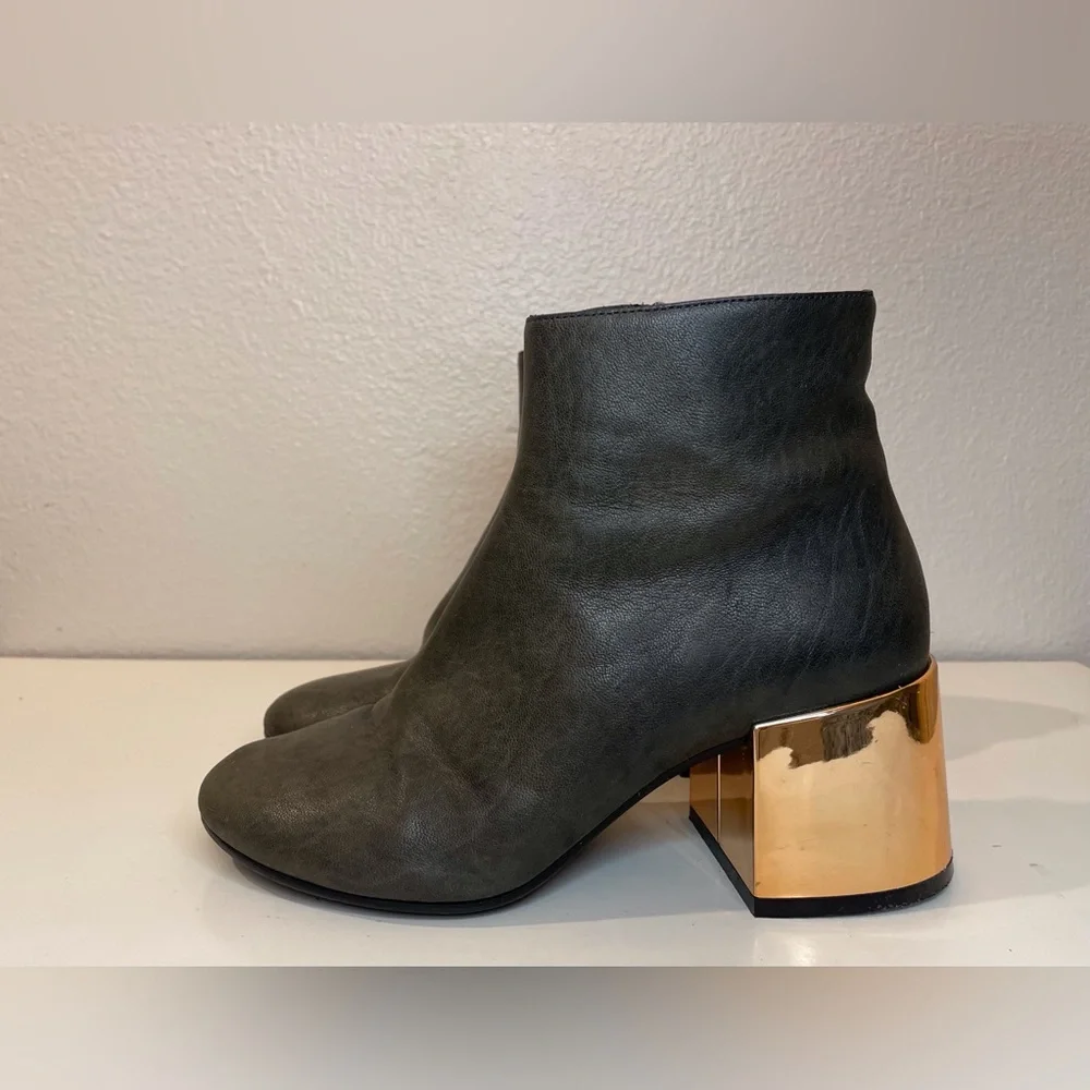 MM6 Maison Martin Margiela Women’s Gray Ankle Block Gold Heel Boots Size 6.5(37)